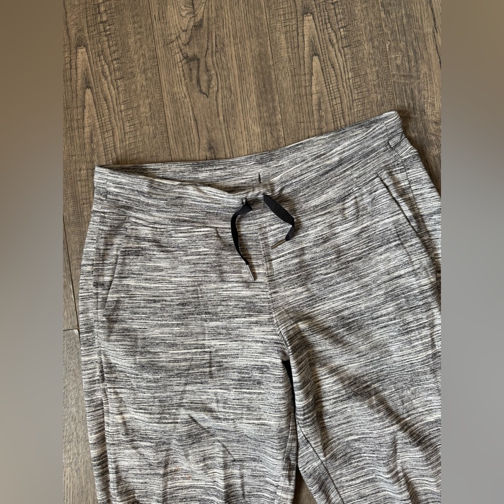 Lululemon Ready To Rulu Jogger- Size 10 - Picture 4 of 8